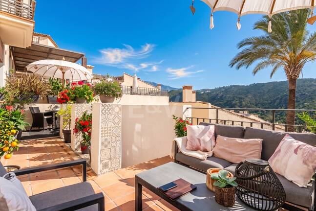 Modern Townhouse med Mountain Views & Luxury Amenities