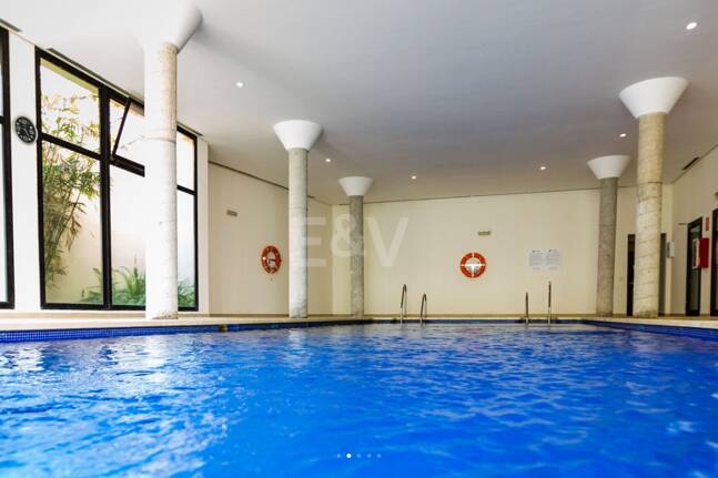 Modern Townhouse med Mountain Views & Luxury Amenities