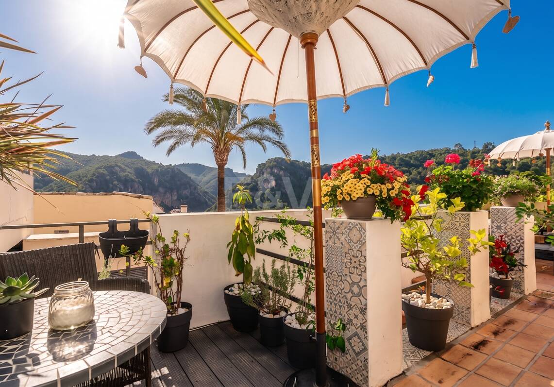 Modern Townhouse med Mountain Views & Luxury Amenities