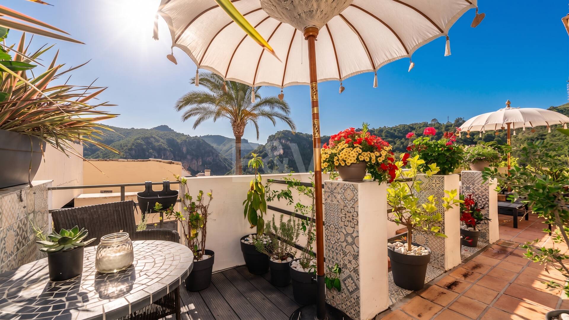 Modern Townhouse med Mountain Views & Luxury Amenities