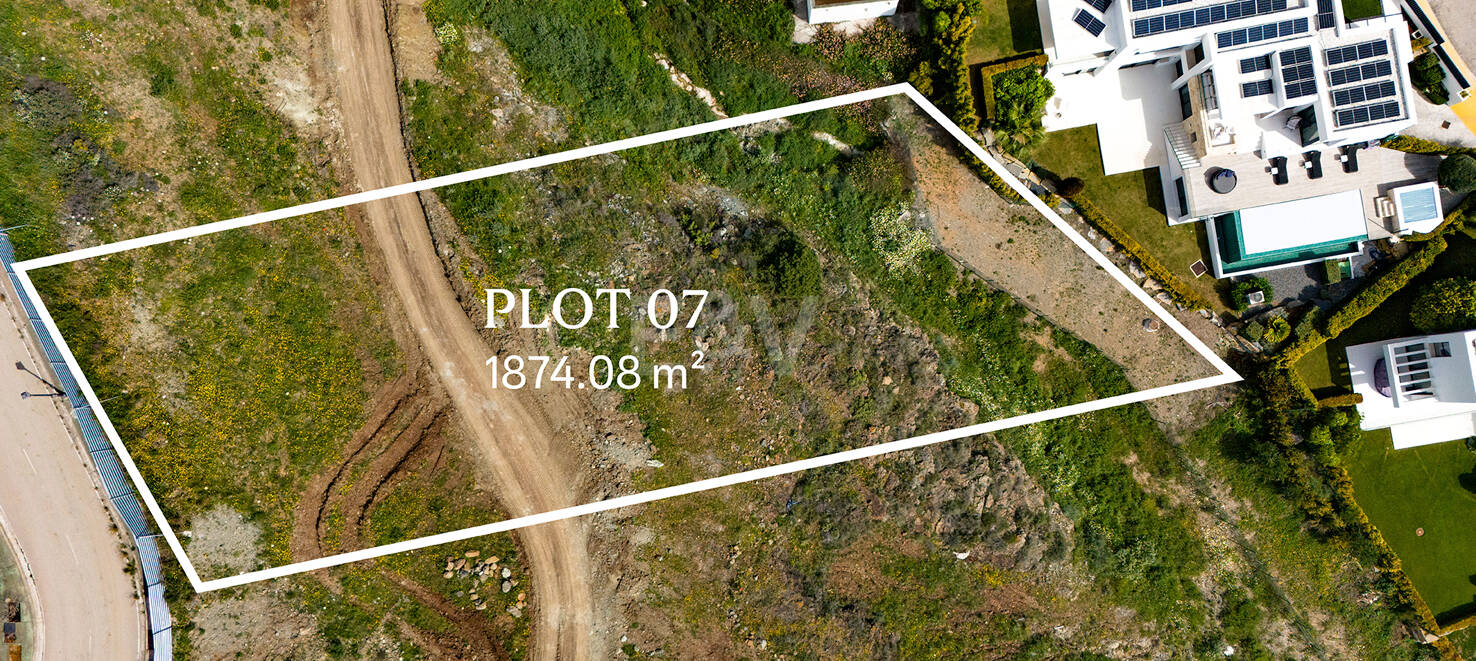 Ultra-Luxury Plot i Lamborghini-Branded Community med Panoramautsikt över havet