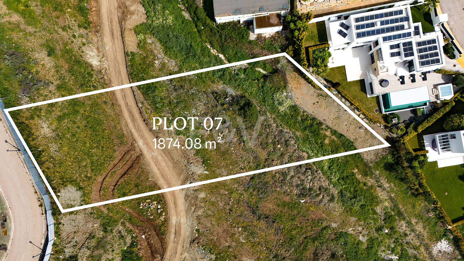 Ultra-Luxury Plot à Lamborghini-Branded Communauté avec vue panoramique sur la mer