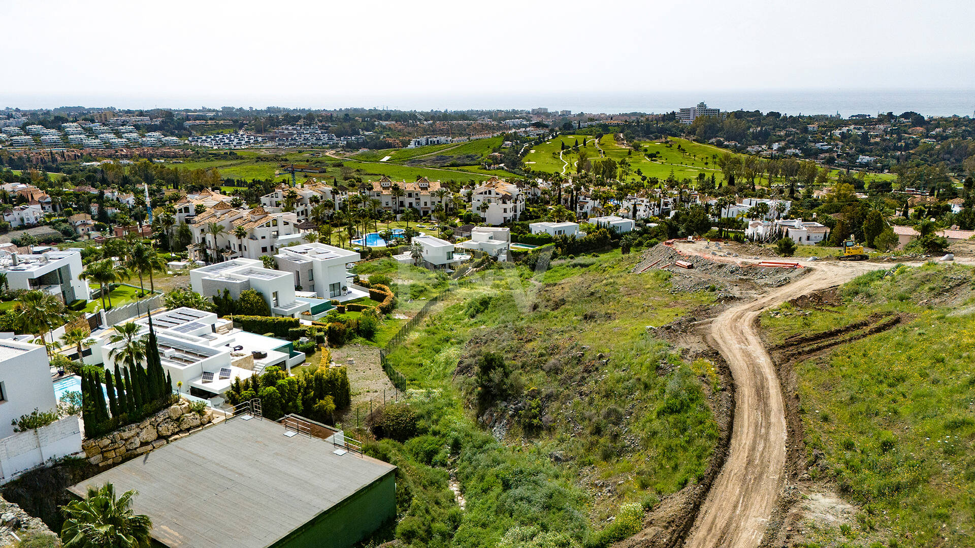 Lamborghini-Branded Ultra-Luxury Plot Surplombant la Méditerranée et le Golf