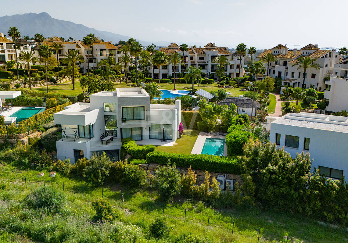Prime Sea-View Plot i Lamborghini Signature Community