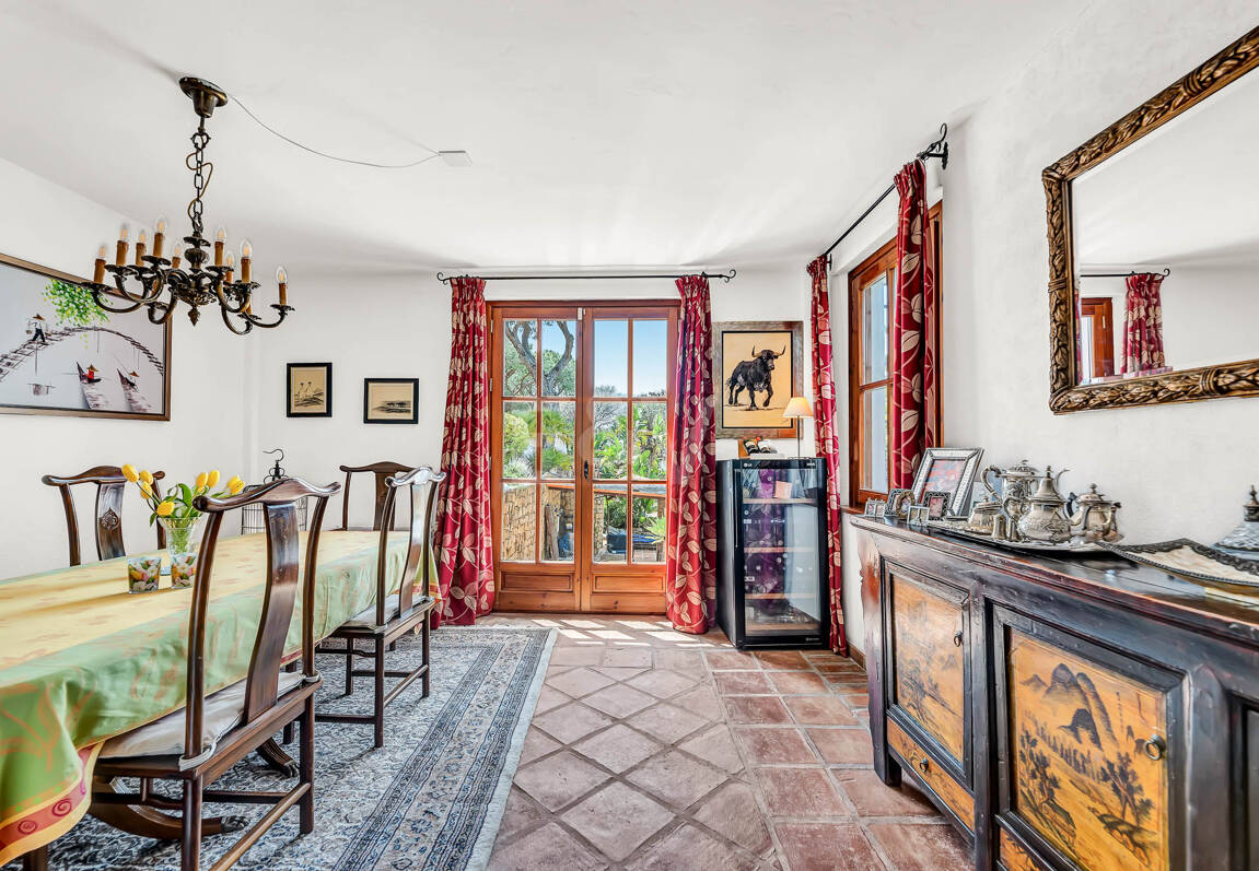 Elviria Traditional Andalucian Family Home with sea views