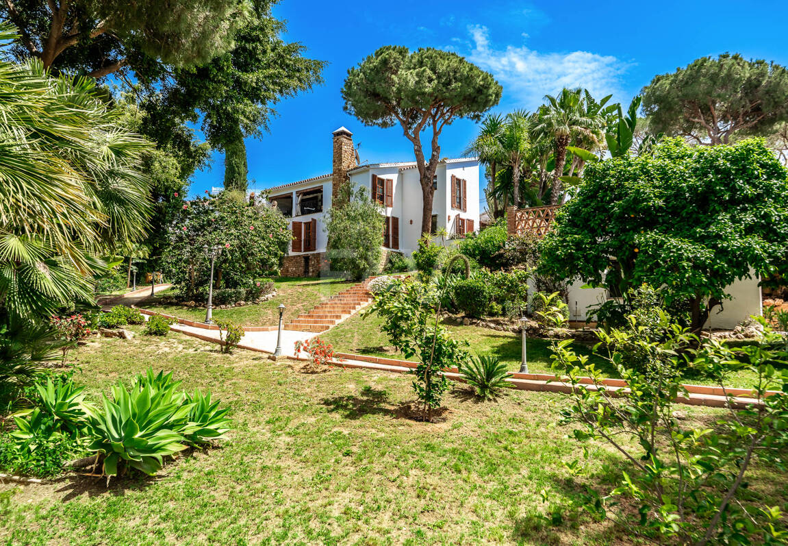 Elviria Traditional Andalucian Family Home with sea views