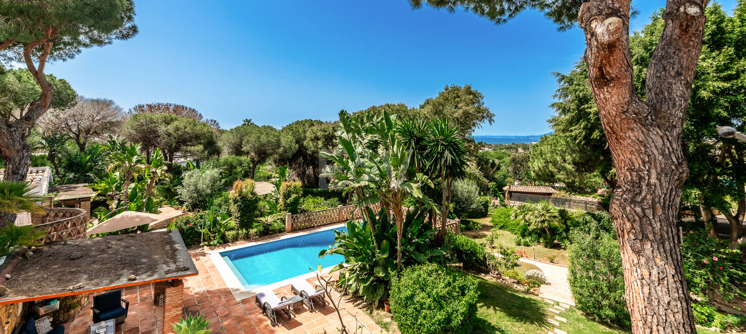 Casa Familiar Tradicional Andaluza en Elviria con vistas al mar