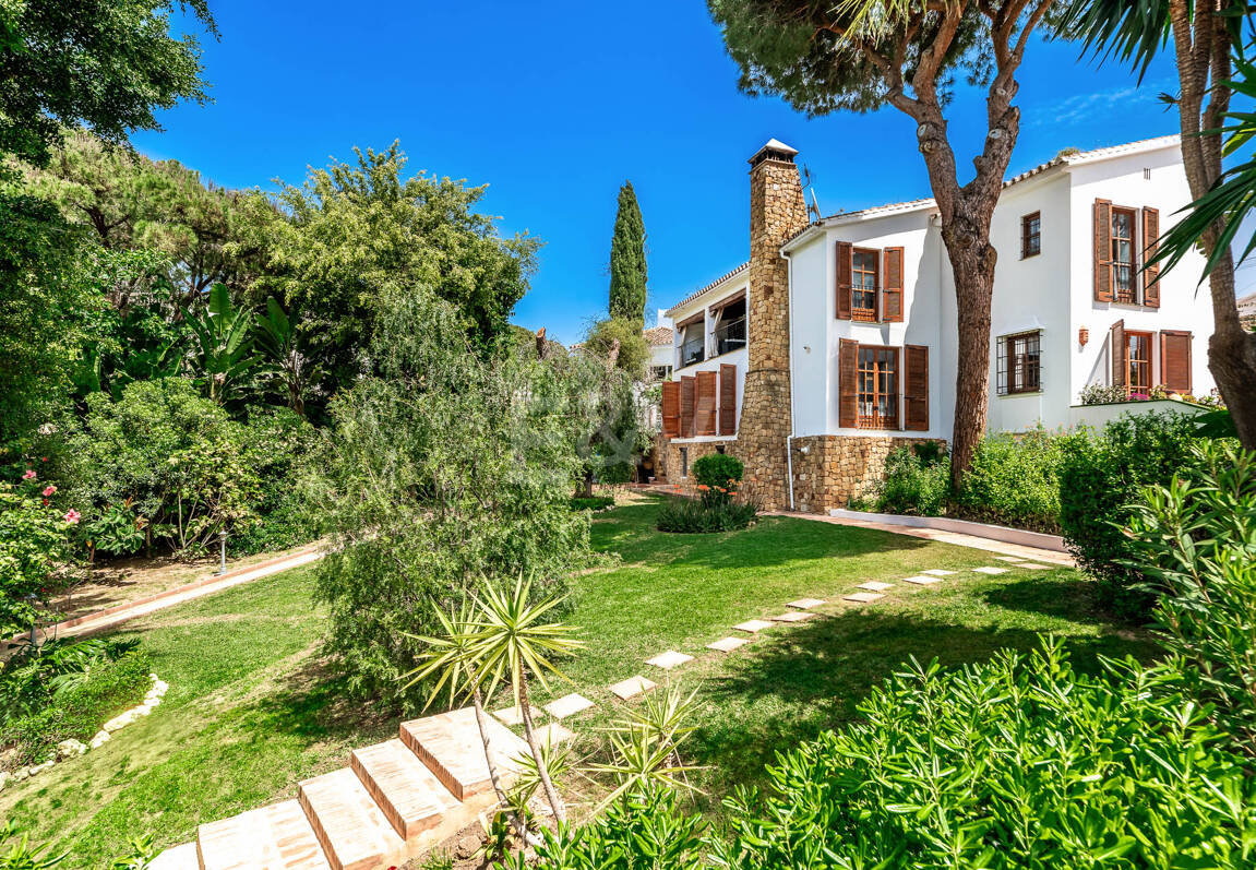 Elviria Traditional Andalucian Family Home with sea views