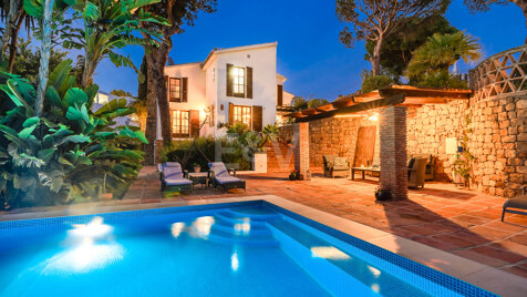 Elviria Traditional Andalucian Family Home with sea views