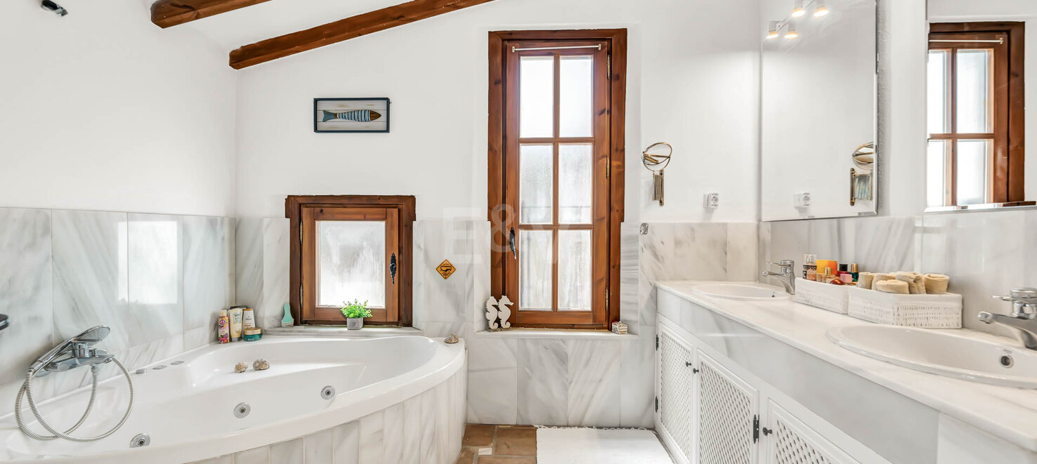 Villa à vendre en Elviria, Marbella Est