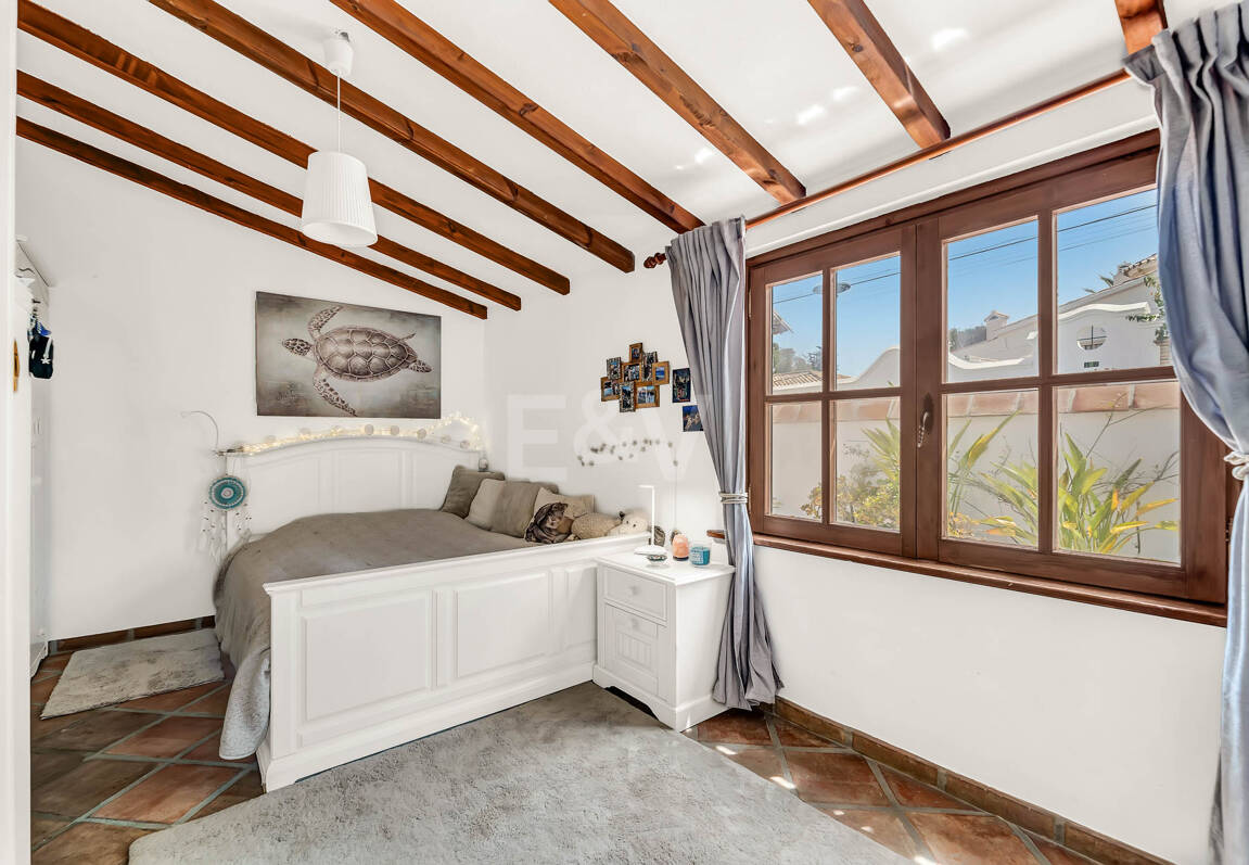 Elviria Traditional Andalucian Family Home with sea views