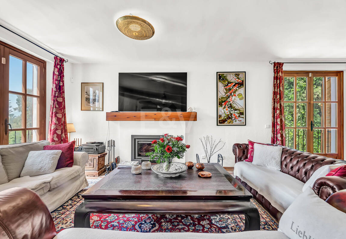 Elviria Traditional Andalucian Family Home with sea views