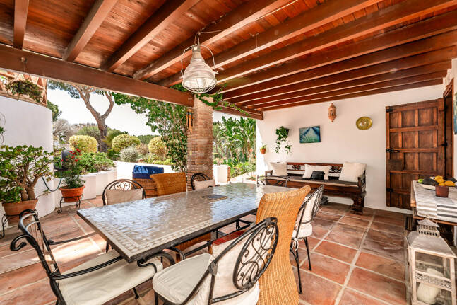 Elviria Traditional Andalucian Family Home with sea views