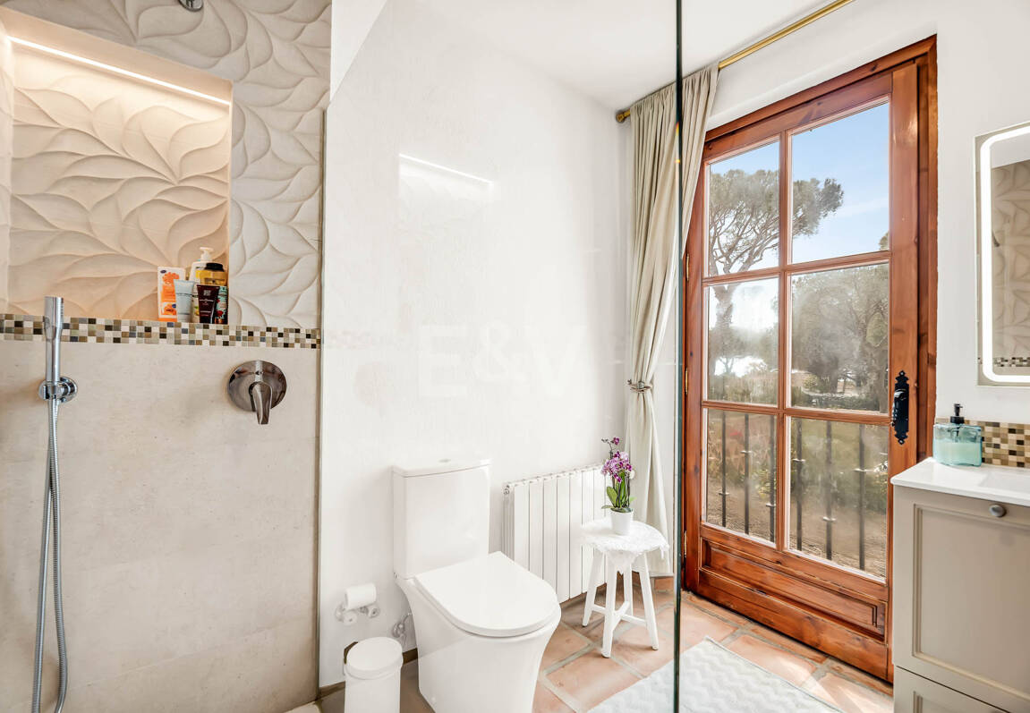 Elviria Traditional Andalucian Family Home with sea views