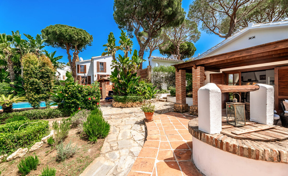 Elviria Traditional Andalucian Family Home with sea views