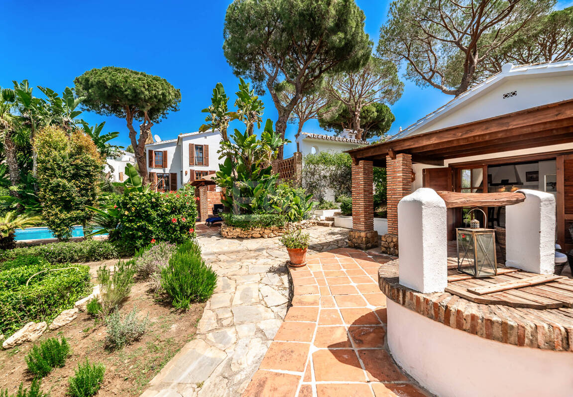 Elviria Traditional Andalucian Family Home with sea views