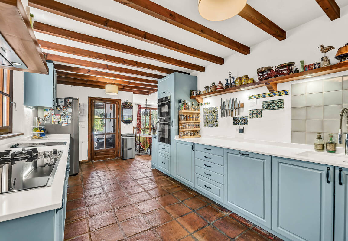 Elviria Traditional Andalucian Family Home with sea views