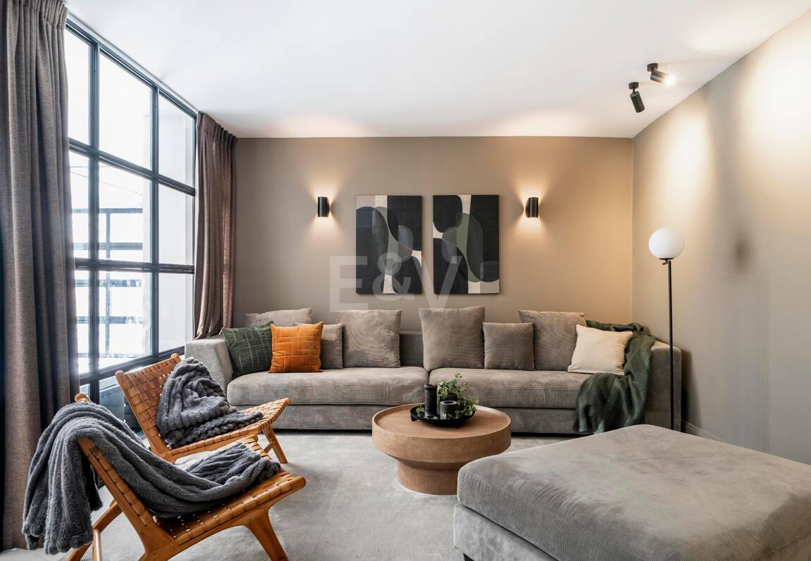 Elegant Villa with Scenic Mountain and Golf Views in Nueva Andalucía