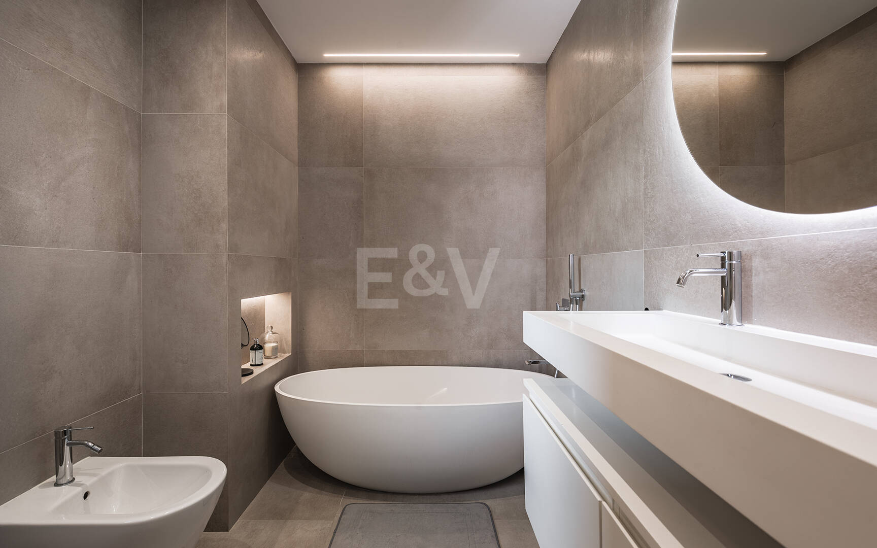 Apartamento con jardín en comunidad cerrada con servicios de estilo resort