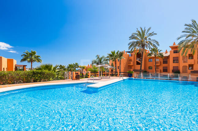 Garden Lägenhet i Gated Community med Resort-Style Amenities