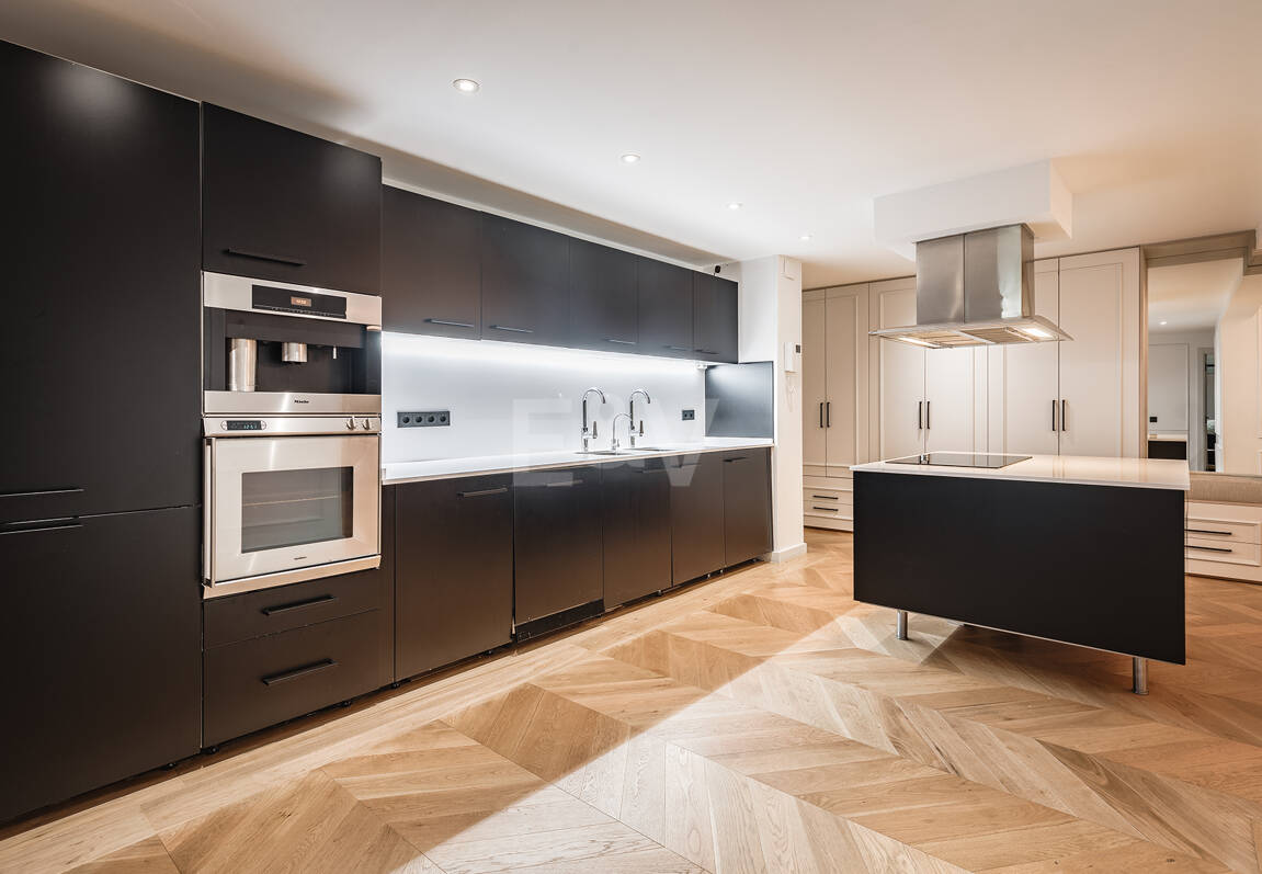 Garden Lägenhet i Gated Community med Resort-Style Amenities