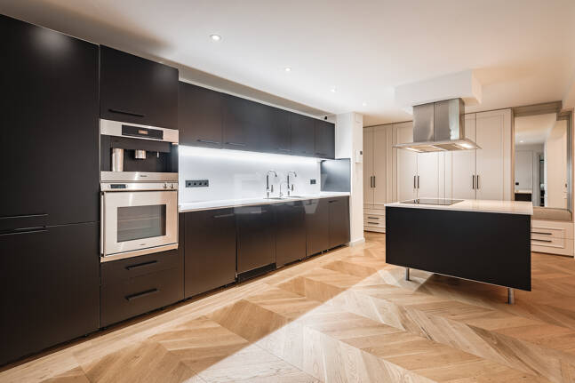 Garden Lägenhet i Gated Community med Resort-Style Amenities