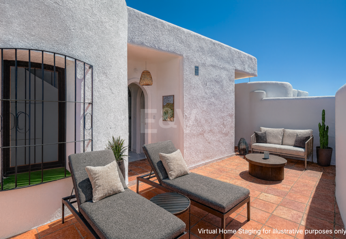 Great Investment Opportunity ! Townhouse with Unobstructed Sea Views