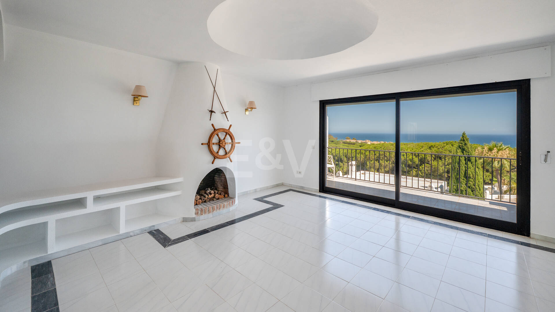 Great Investment Opportunity ! Townhouse with Unobstructed Sea Views