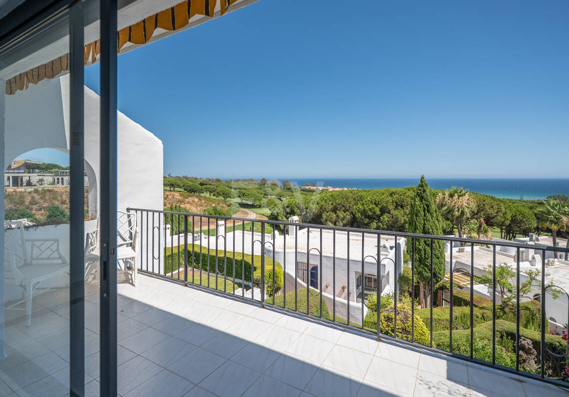 Stor investeringsmöjlighet! Townhouse med Unobstructed Sea Views