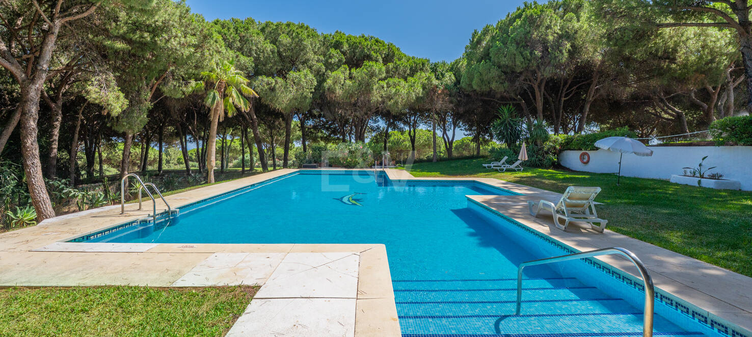 Great Investment Opportunity ! Townhouse with Unobstructed Sea Views