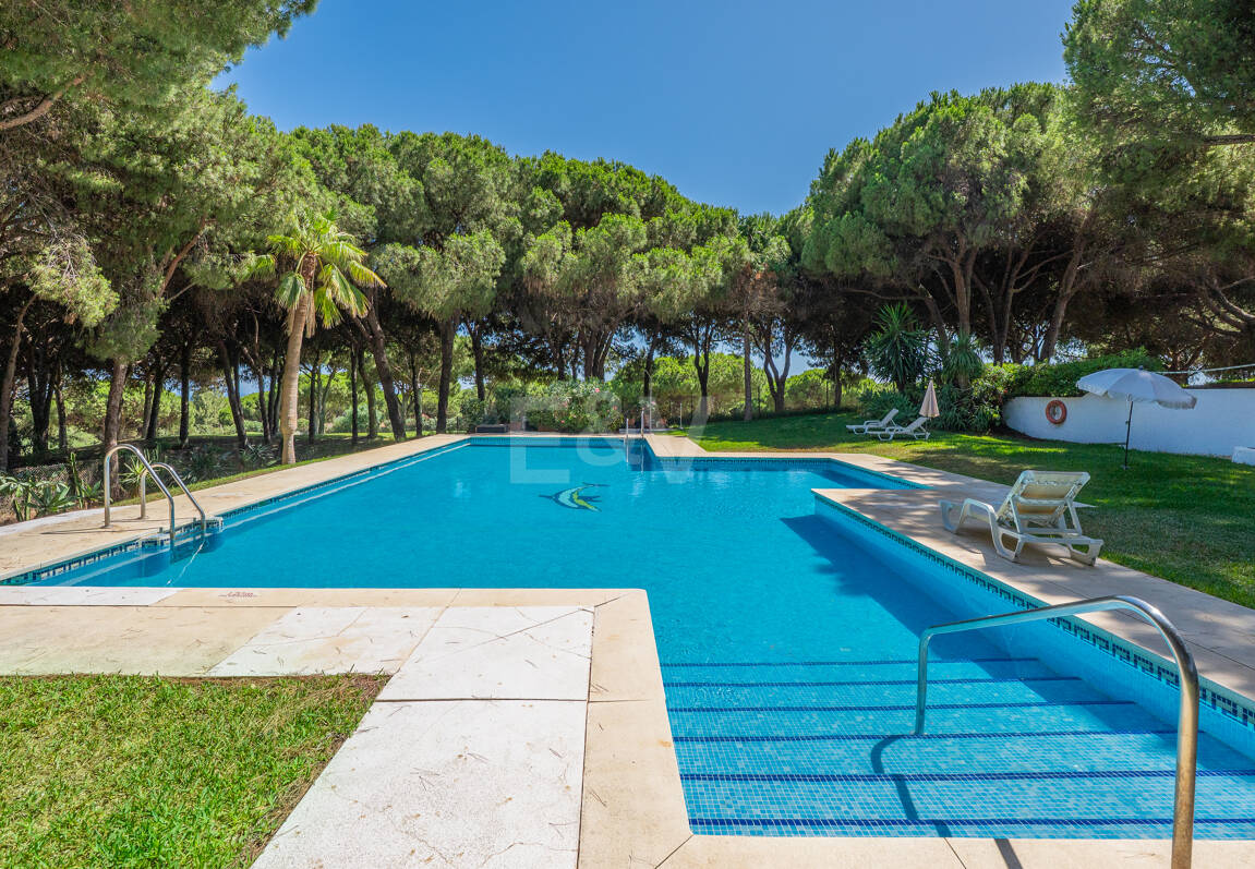 Great Investment Opportunity ! Townhouse with Unobstructed Sea Views