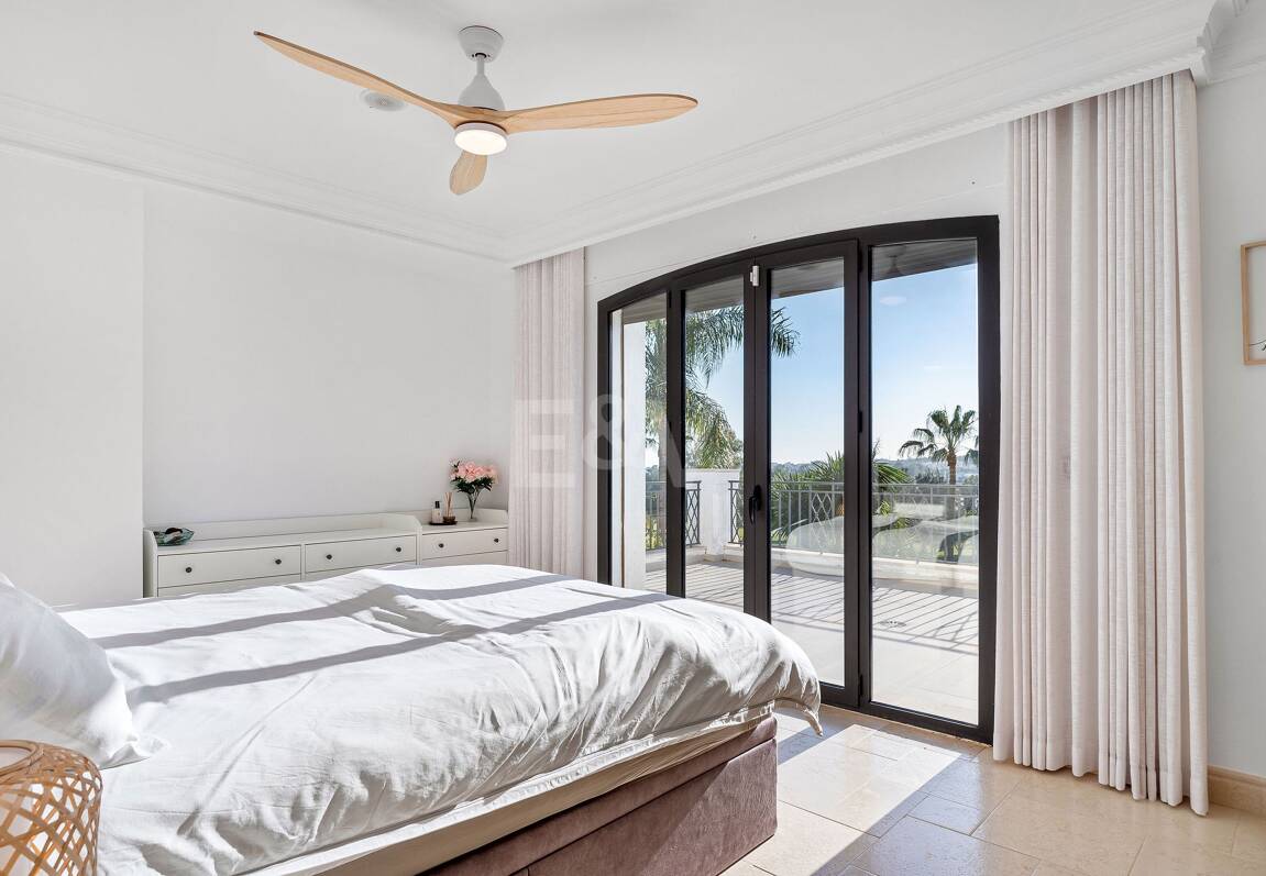 Exklusiv villa med utsikt över Los Naranjos Golfbana