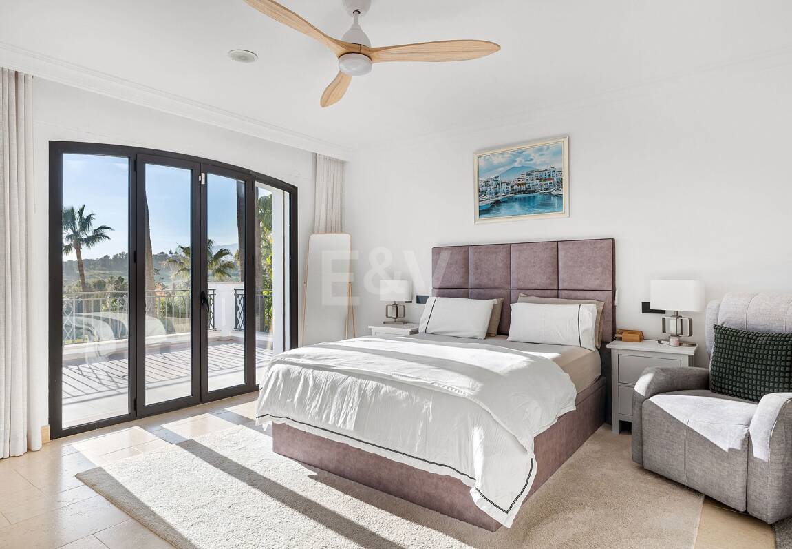 Exklusiv villa med utsikt över Los Naranjos Golfbana