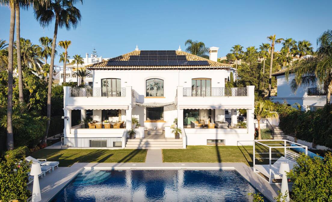 Exclusive villa overlooking Los Naranjos Golf Course