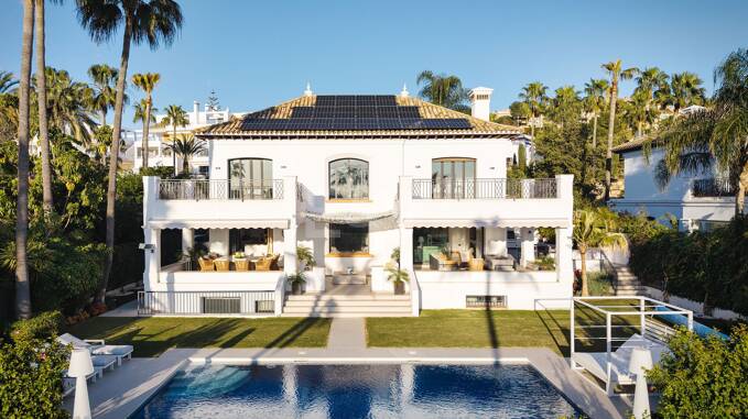 Exclusive villa overlooking Los Naranjos Golf Course