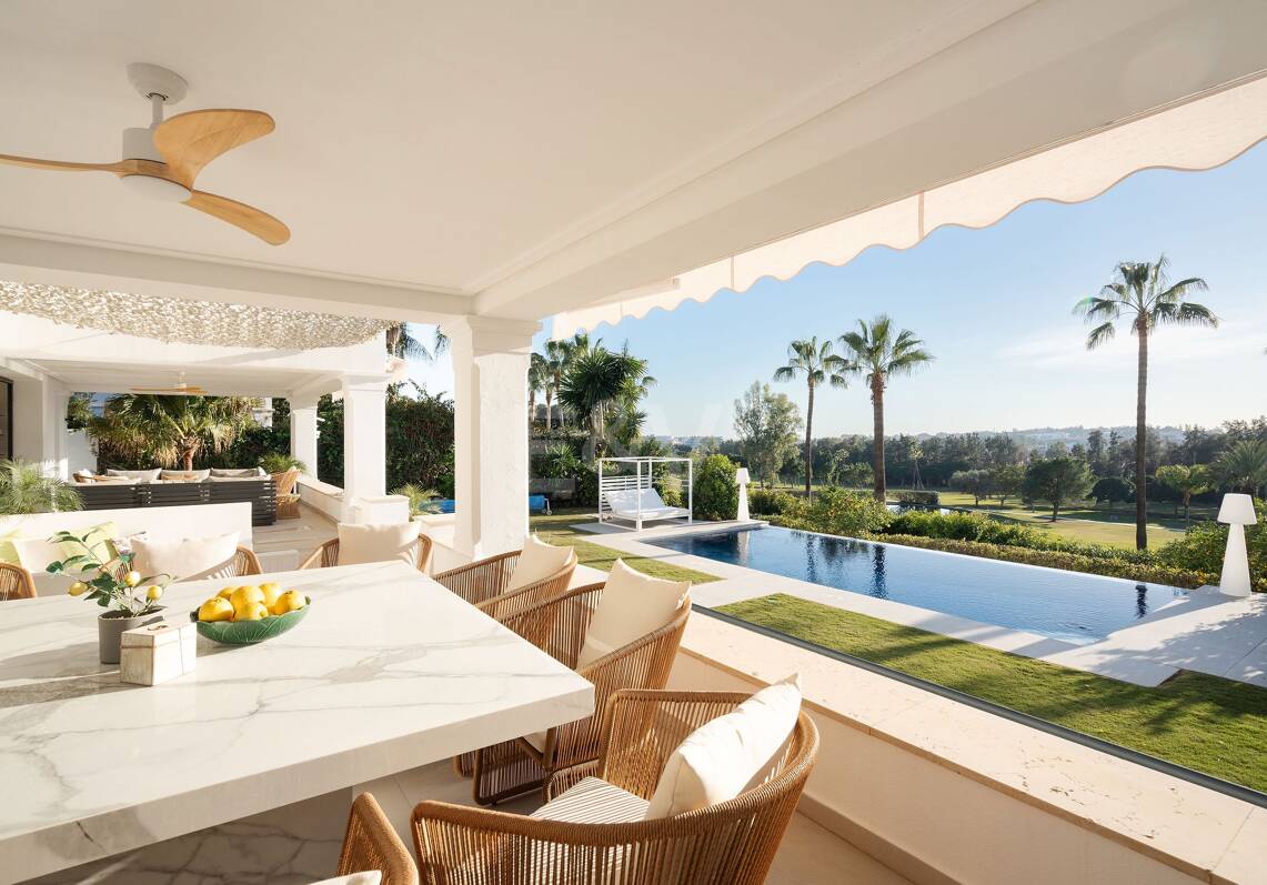 Exclusive villa overlooking Los Naranjos Golf Course