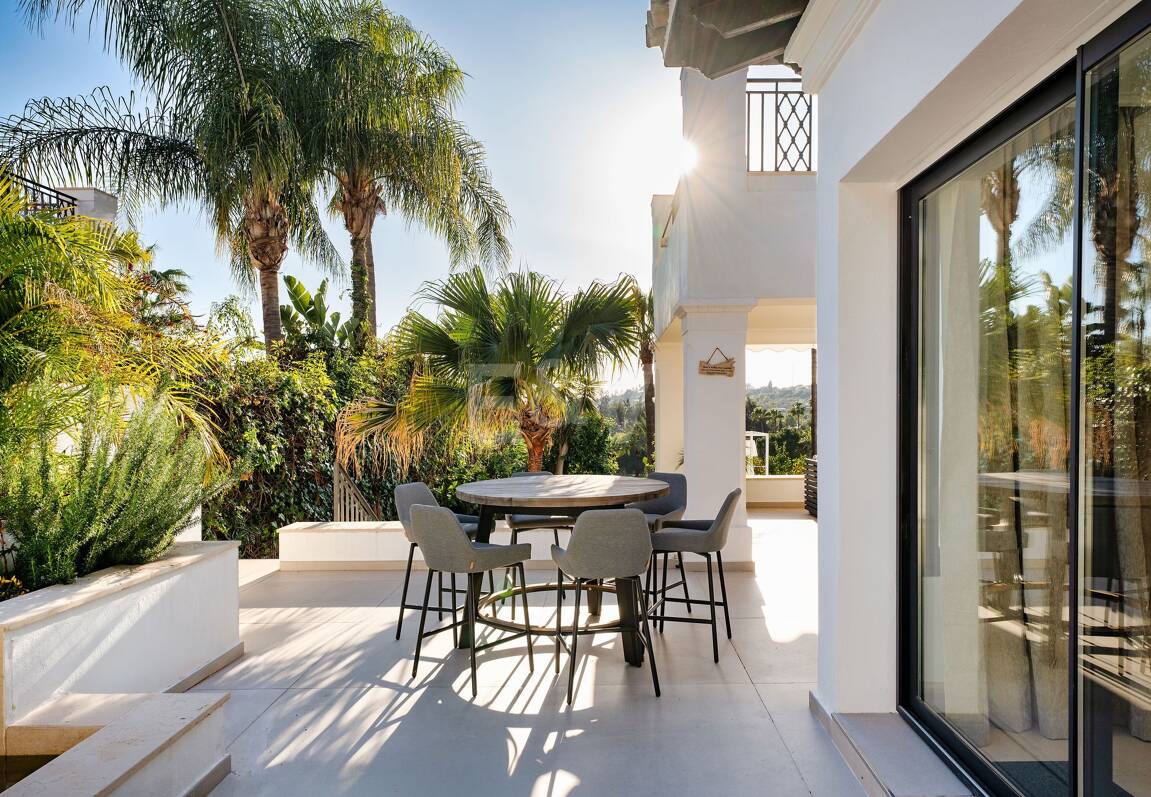 Exklusiv villa med utsikt över Los Naranjos Golfbana