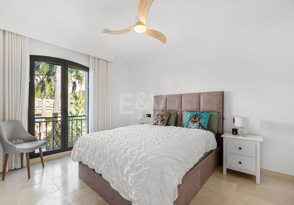 Exclusive villa overlooking Los Naranjos Golf Course