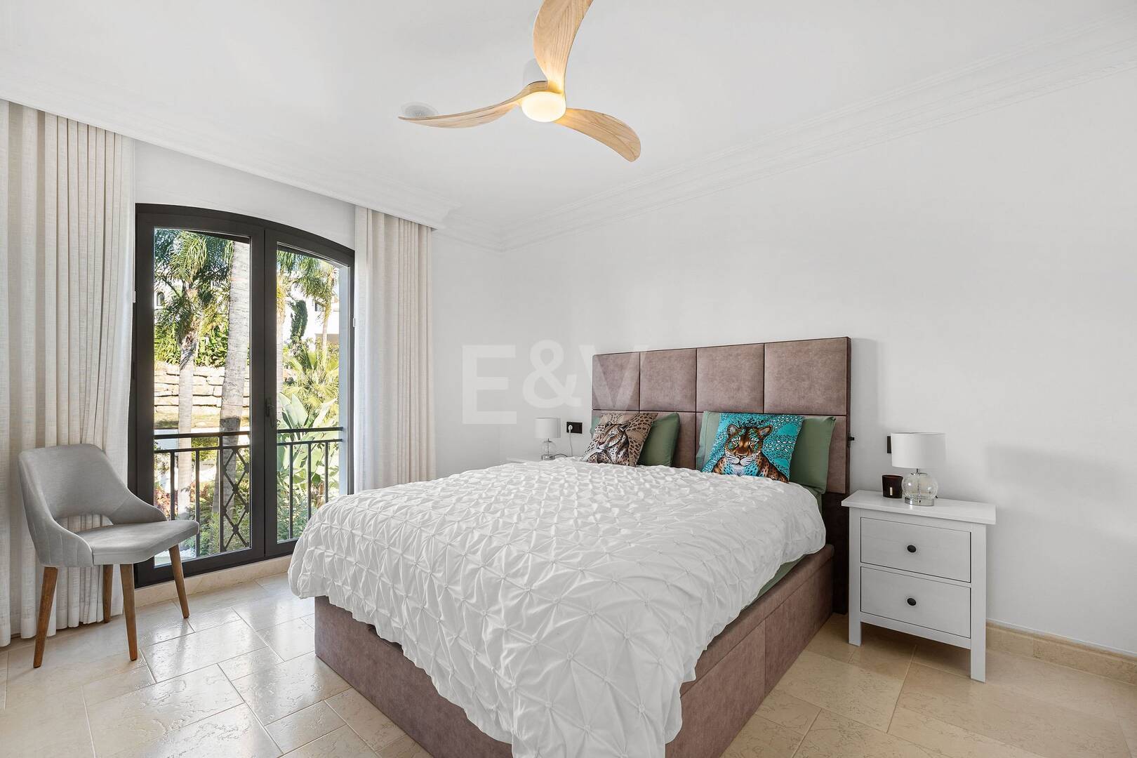 Exclusiva villa con vistas al campo de golf Los Naranjos