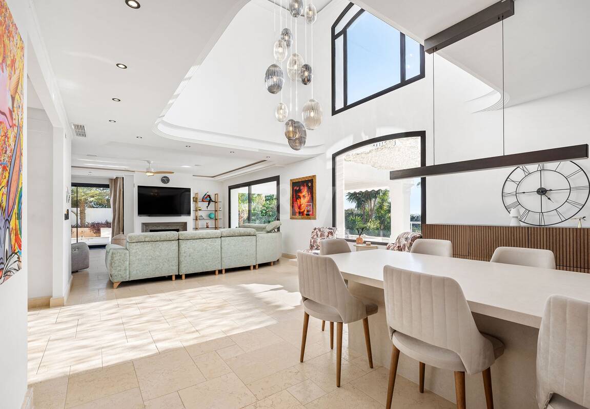 Exklusiv villa med utsikt över Los Naranjos Golfbana