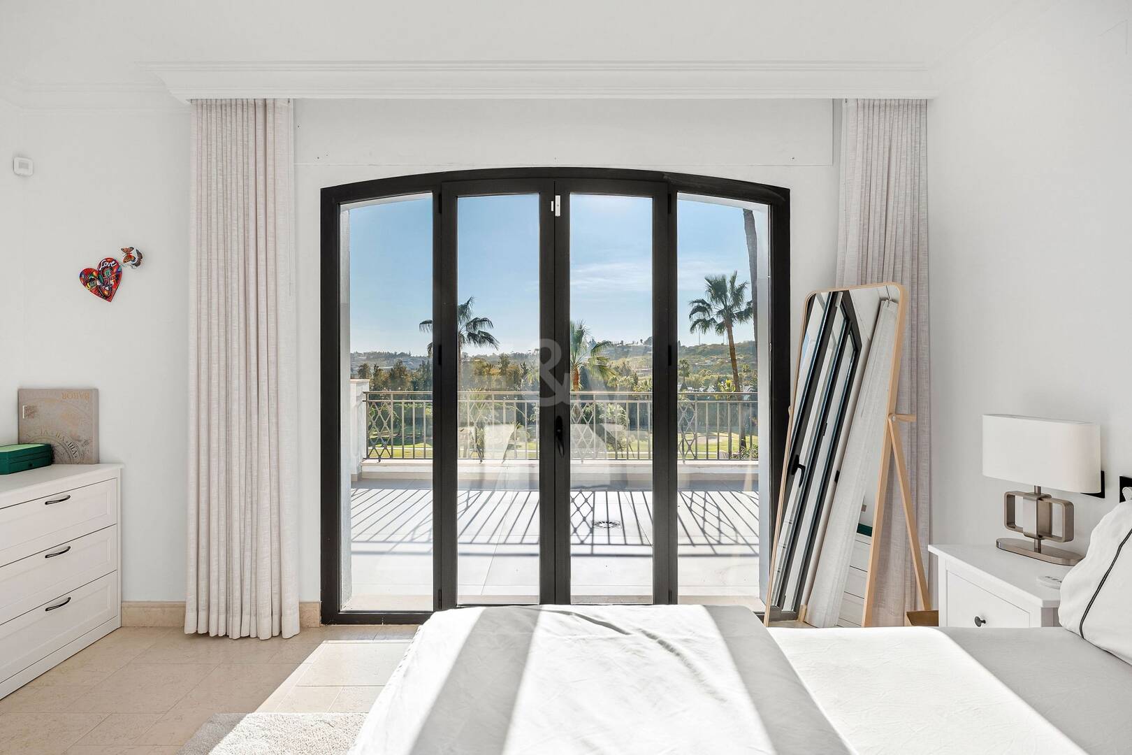 Exclusiva villa con vistas al campo de golf Los Naranjos