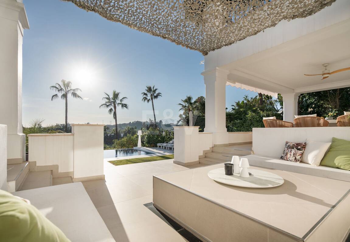 Exklusiv villa med utsikt över Los Naranjos Golfbana