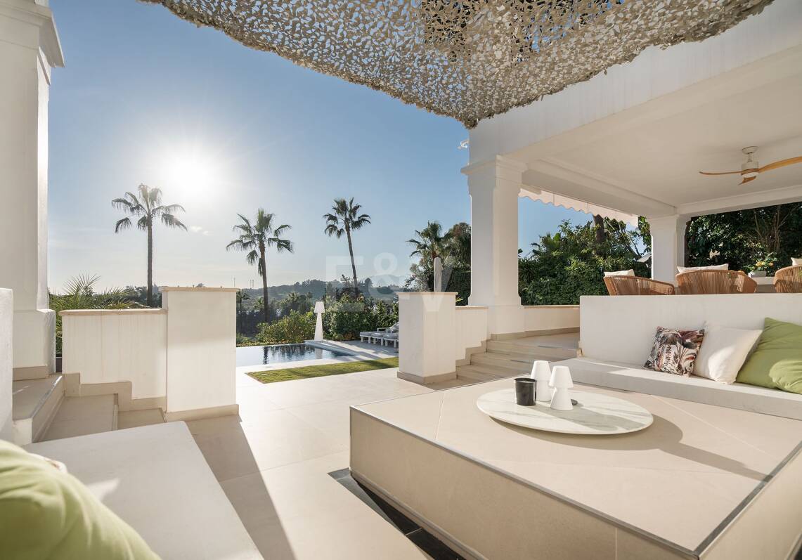 Exclusive villa overlooking Los Naranjos Golf Course
