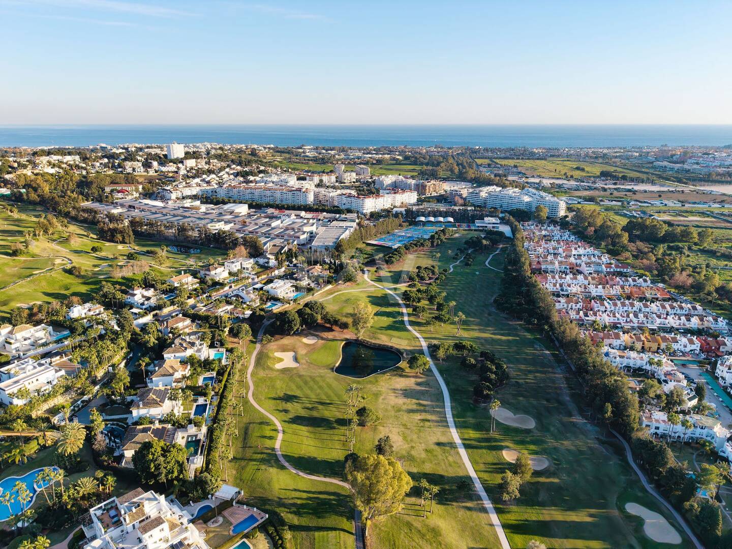Exclusiva villa con vistas al campo de golf Los Naranjos