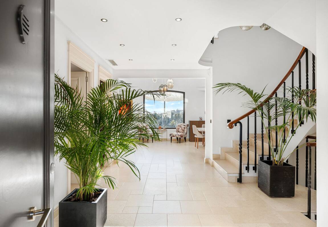 Exklusiv villa med utsikt över Los Naranjos Golfbana