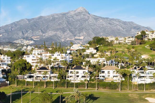 Exklusiv villa med utsikt över Los Naranjos Golfbana