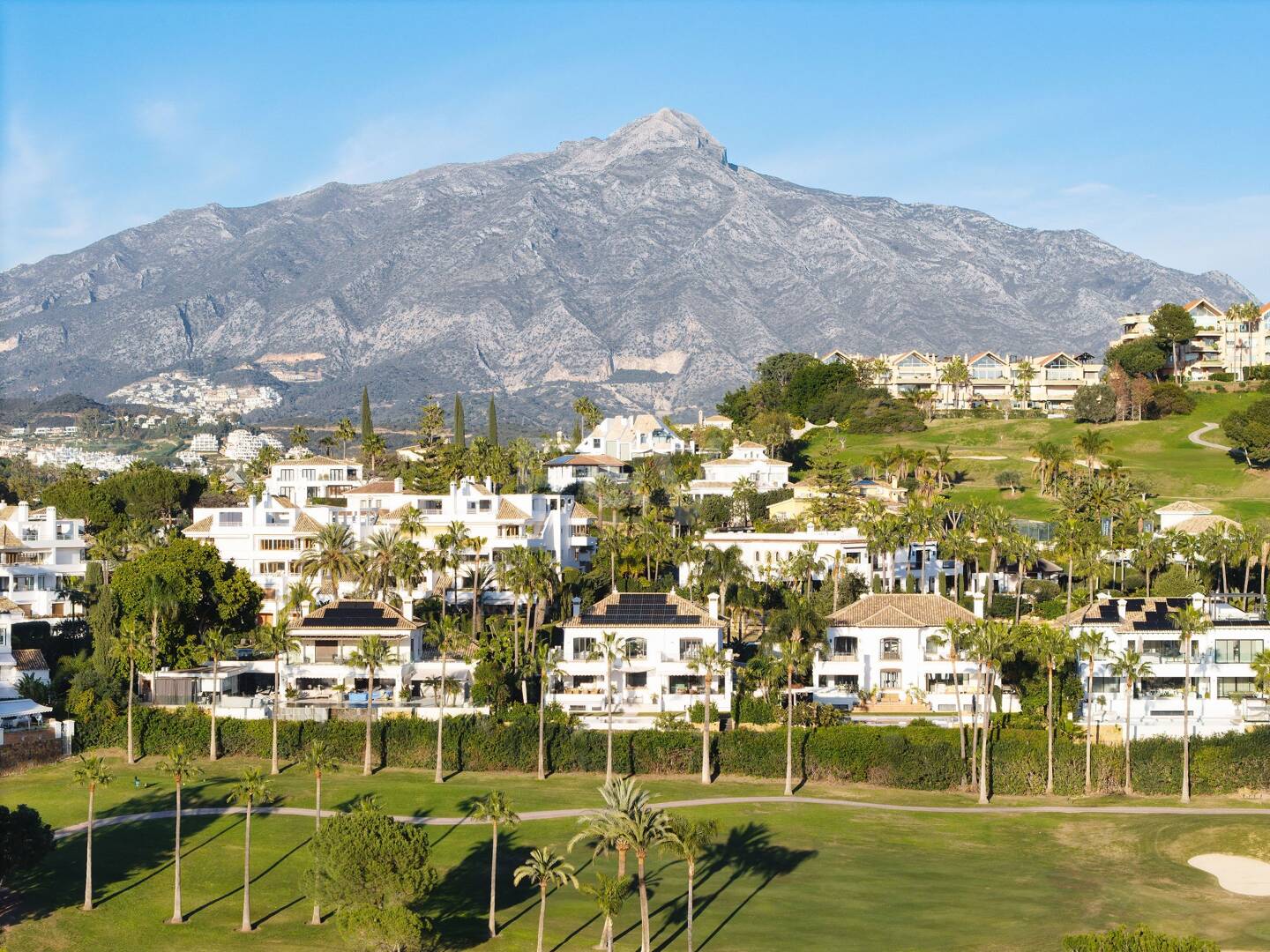 Exklusiv villa med utsikt över Los Naranjos Golfbana