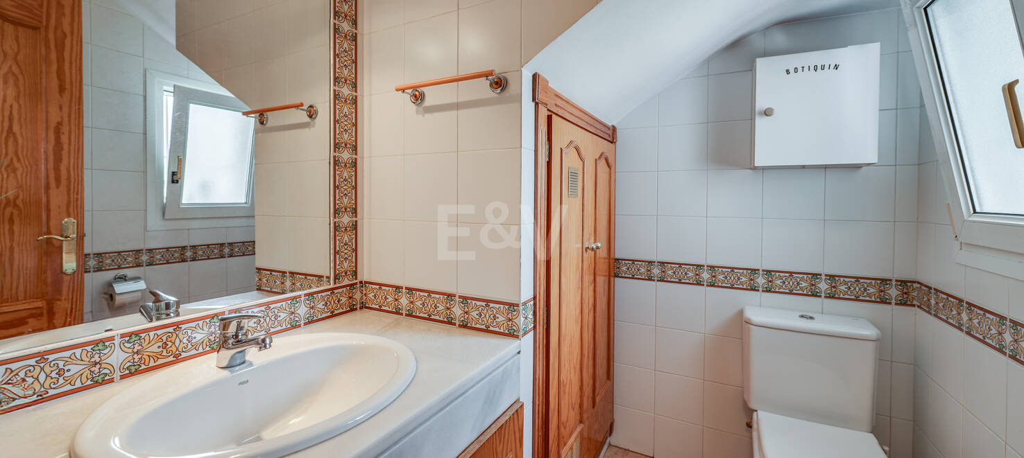 Semi-detached Villa Close to the Beach and Amenities