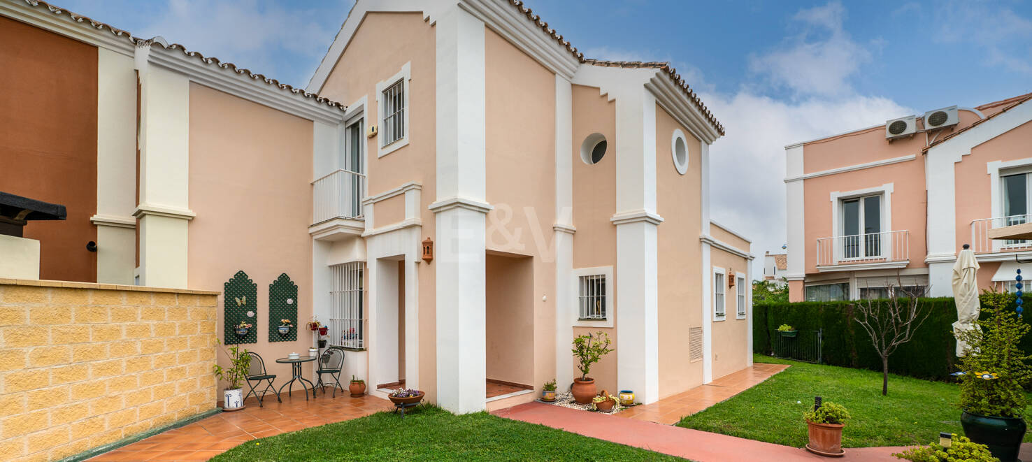 Semi-detached Villa Close to the Beach and Amenities