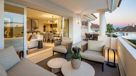 Sophistiziertes Duplex-Penthouse in Monte Paraíso auf der Goldenen Meile
